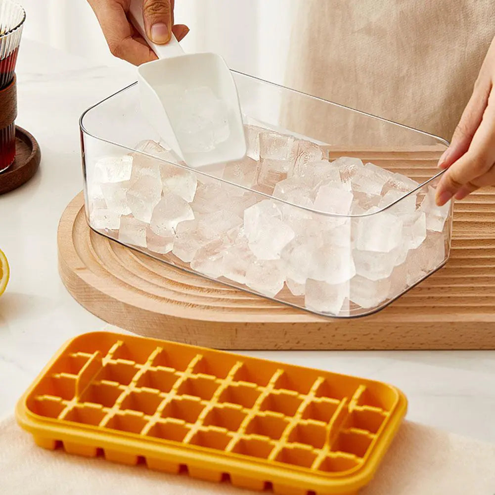 Ice cube maker with small square-shaped separators